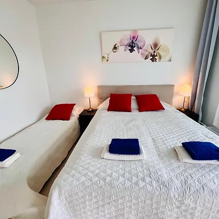 With Good Location For Families And Groups