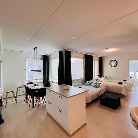 With Good Location For Families And Groups *