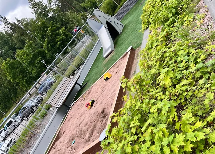 With Good Location For Families And Groups